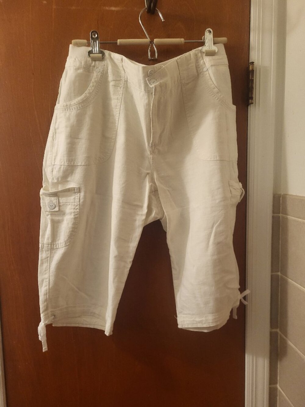 Gloria Vanderbilt Cargo Capri Pants (Size 10) (NWT)